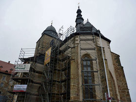 Abbau des Gerüstes an der Südseite (Foto: Karl-Franz Thiede)